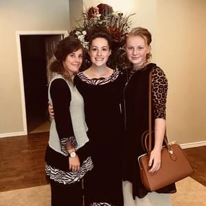 Meet your Posher, Alexis